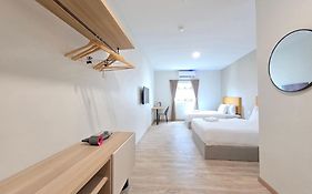 Miilehill Hotel By Maco At Jb Town Center